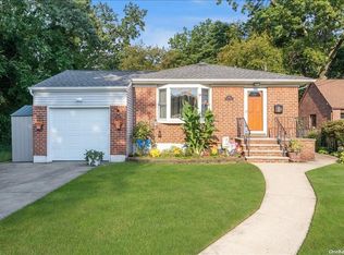 144 Union St, Valley Stream, NY 11580