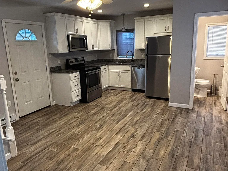 14 Winsor Ave #B — Photo 2