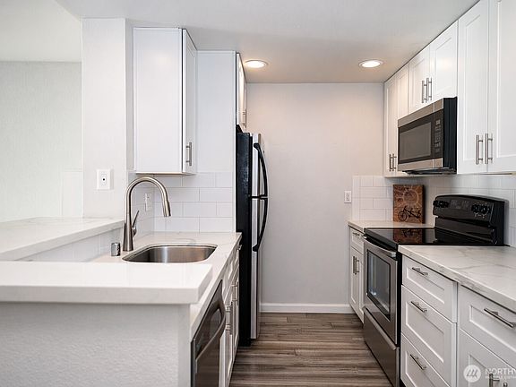 3rd image of 121 Vine Street #1702