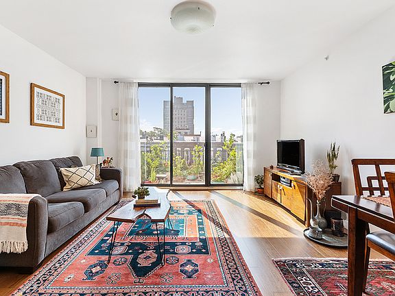 3rd image of 330 Bleecker St APT 4A