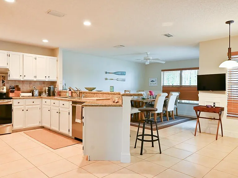 12828 Meadowbreeze Dr — Photo 19