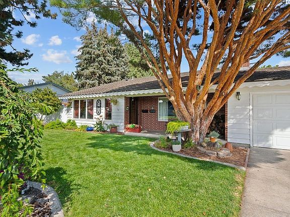 2nd image of 1618 Birch Ave