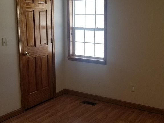 4th image of 3328 Clover Dr
