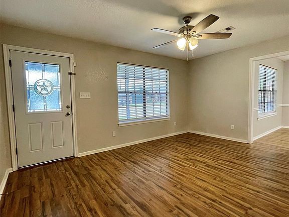 5th image of 809 Manor Dr