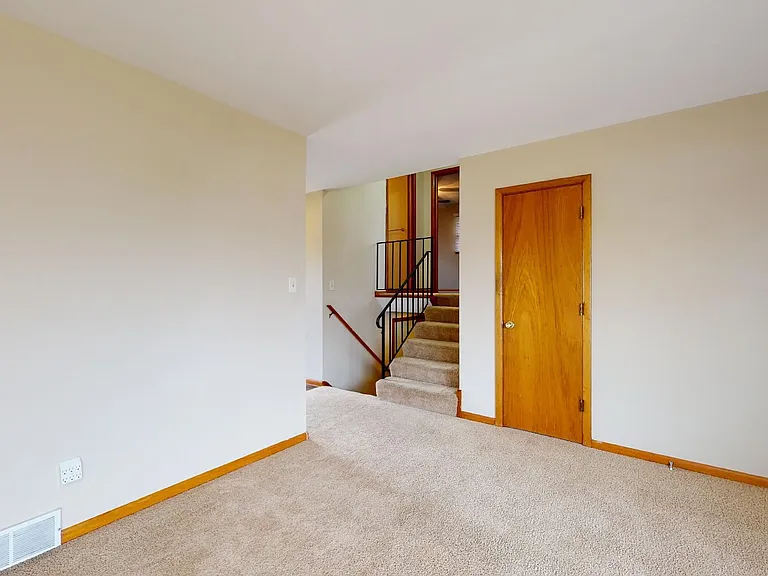 2409 Jackson St — Photo 7
