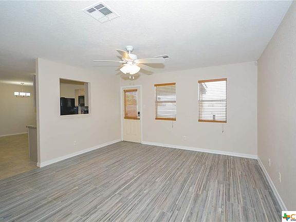 5th image of 4407 Waterside Dr