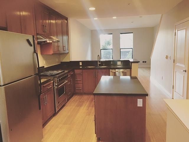 1st image of 660 King St Unit 233