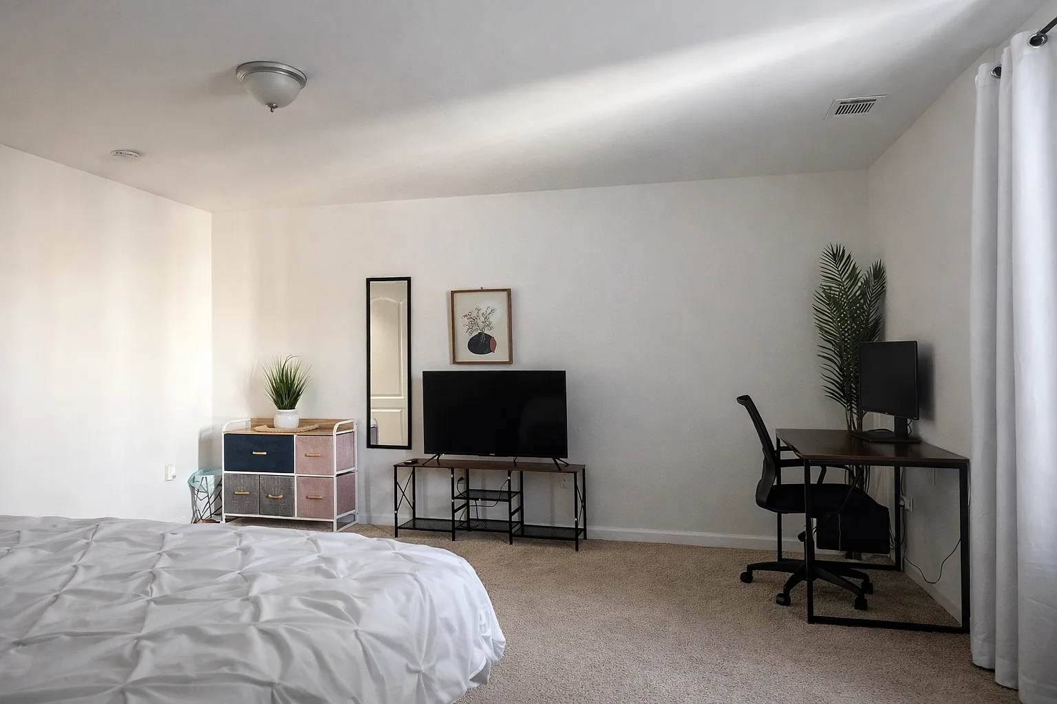 1510 E Henry St — Photo 3