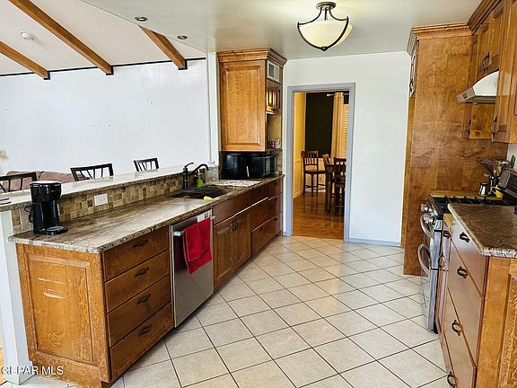 4th image of 344 Desert Cove Ln