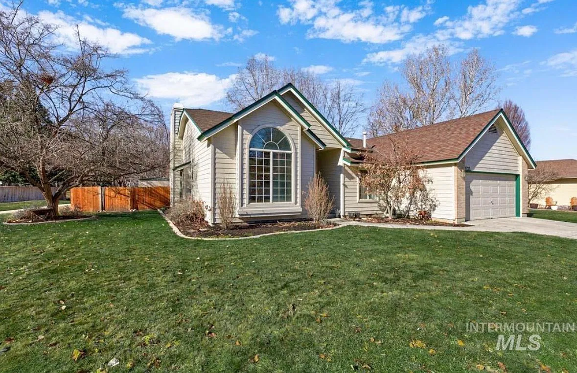 3 bed, 1642 sqft, $2,650 — Photo 3