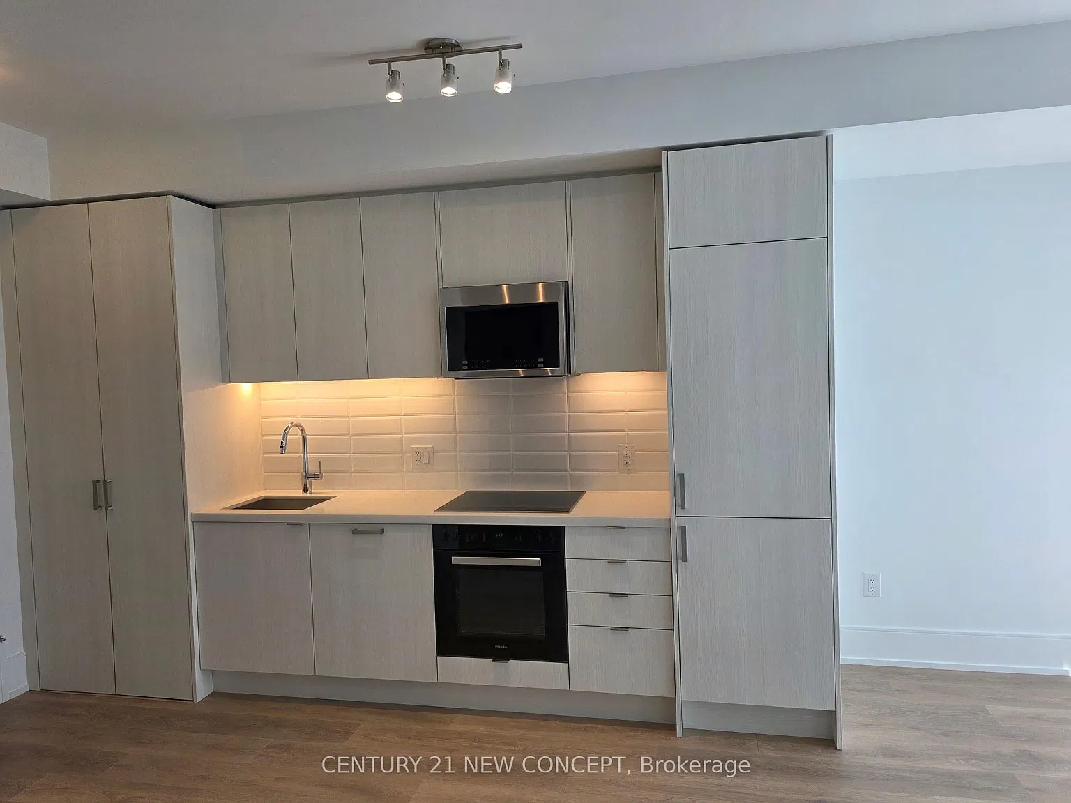 2 bed, $2,500 — Photo 2