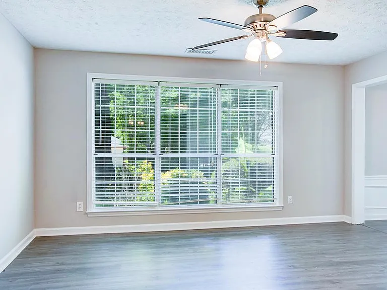 4941 Tanners Spring Dr — Photo 6
