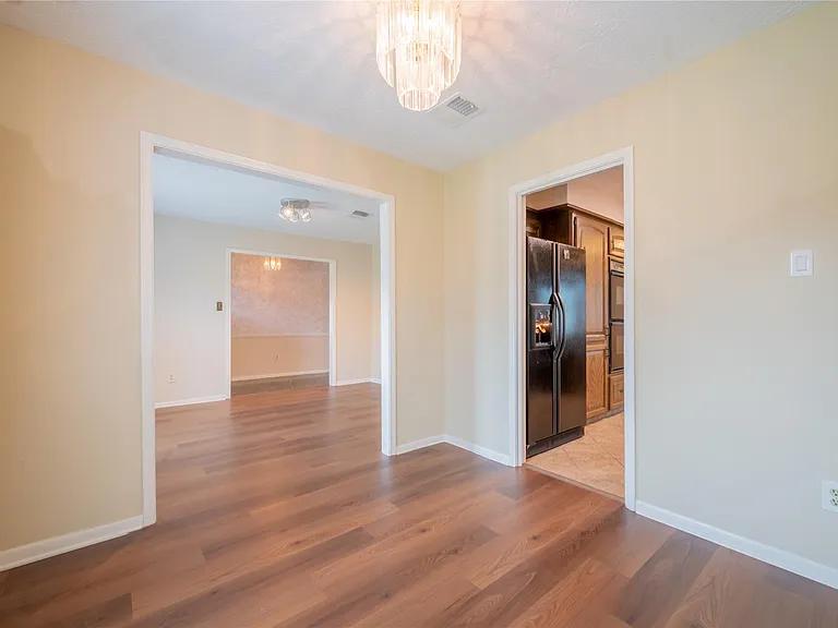 9202 Benning Dr — Photo 11