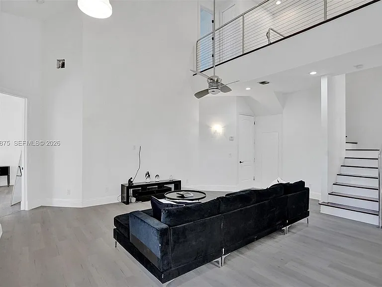 1207 SW 21st St — Photo 20