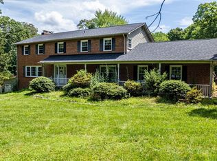 3727 Russell Rd, Woodbridge, VA 22192