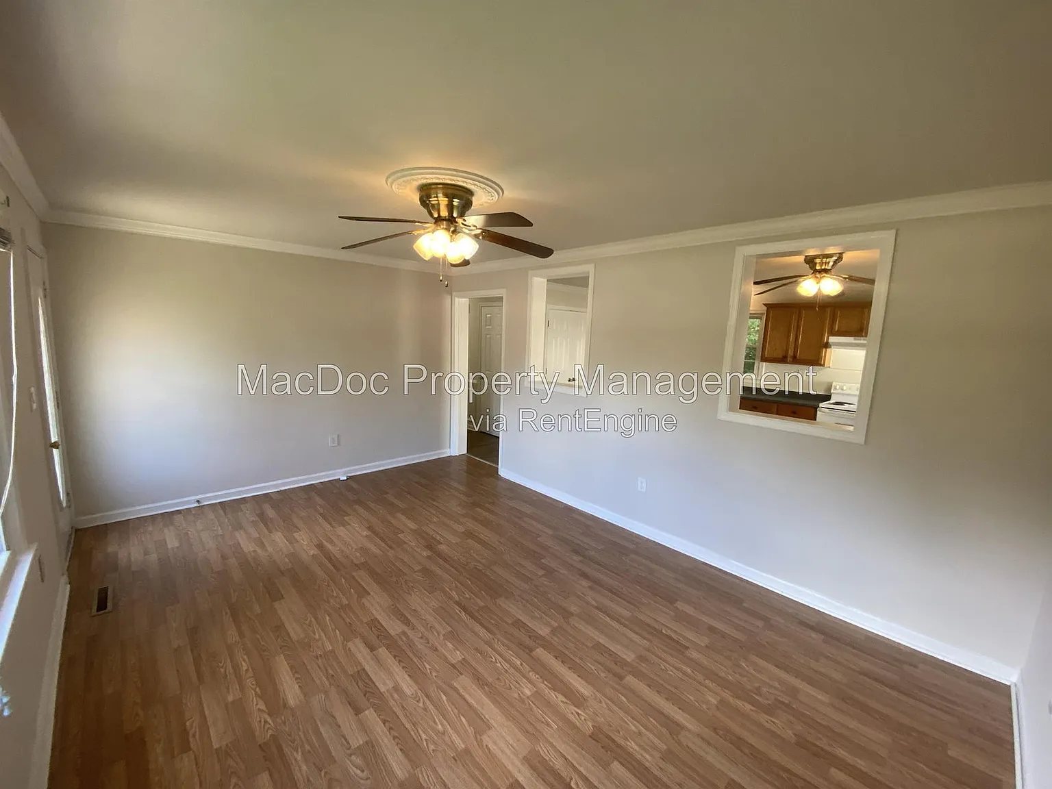 3 bed, 1.0 bath, 960 sqft, $1,995 — Photo 3
