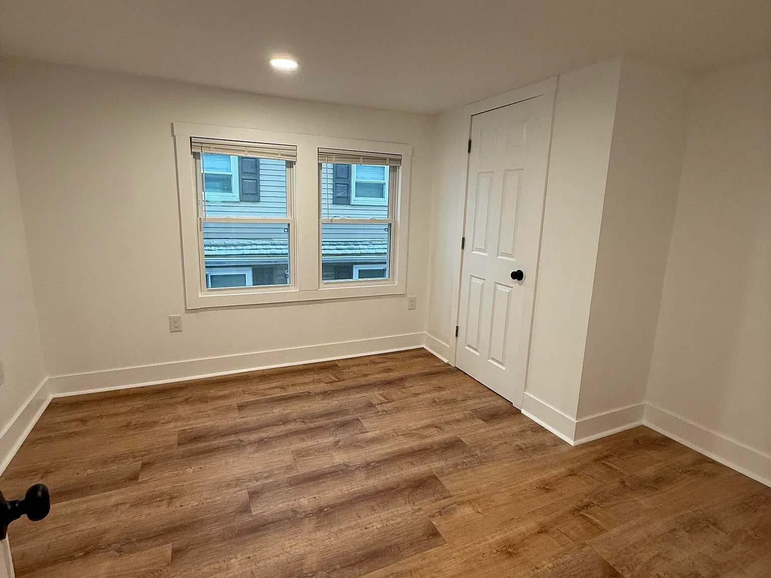 2 bed, 1000 sqft, $1,800 — Photo 3