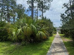 341 Sandalwood Trce, Carrabelle, FL 32322