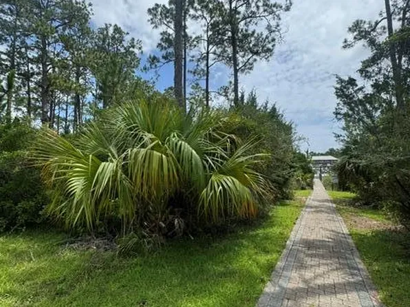 341 Sandalwood Trce, Carrabelle, FL 32322