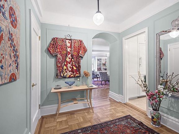 5th image of 305 W 86th St #9A