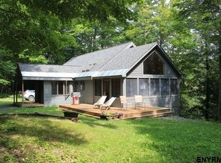 567 N End Rd, Middle grove, NY 12850