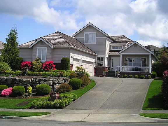 4th image of 4011 Fairwood Blvd NE