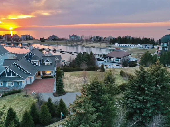 852 Bluffs Ct, Bay Harbor, MI 49770