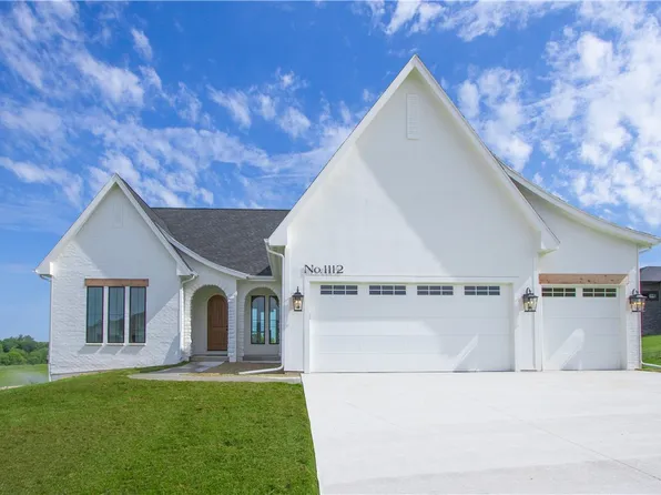 1112 Clearview Cir, Pella, IA 50219