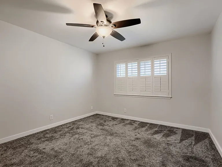 715 Fabulous Dr — Photo 16