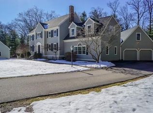 17 Kings Ln, Medway, MA 02053