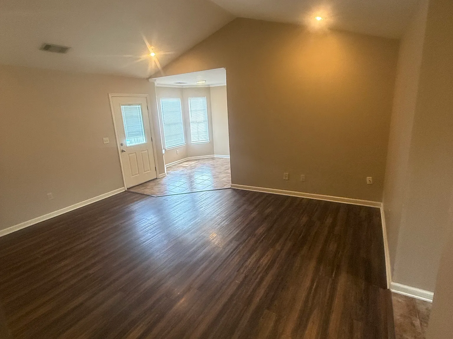 3 bed, 1243 sqft, $1,200 — Photo 3