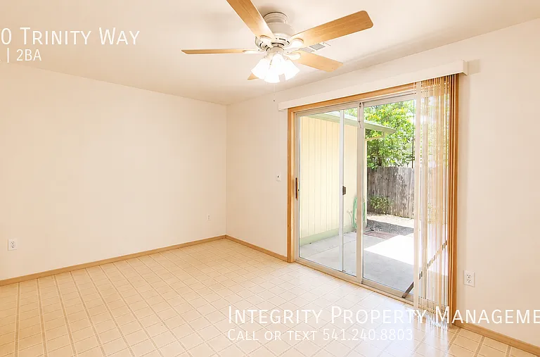 730 Trinity Way — Photo 10