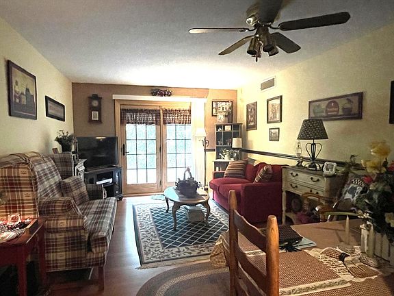 3rd image of 1938 Phillips Rd APT 12