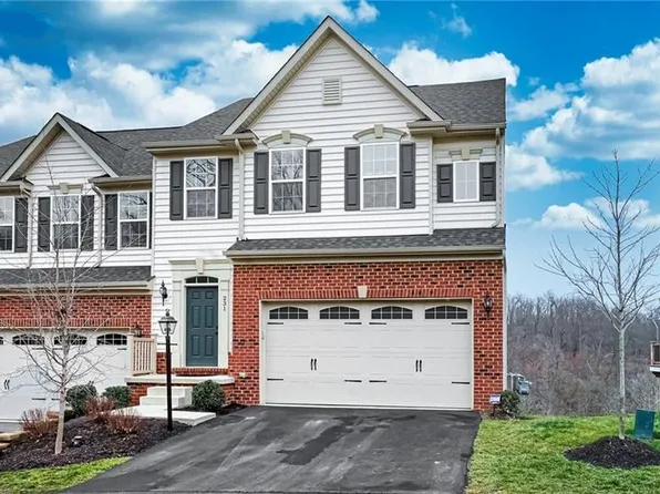 231 Noble Woods Dr, Coraopolis, PA 15108