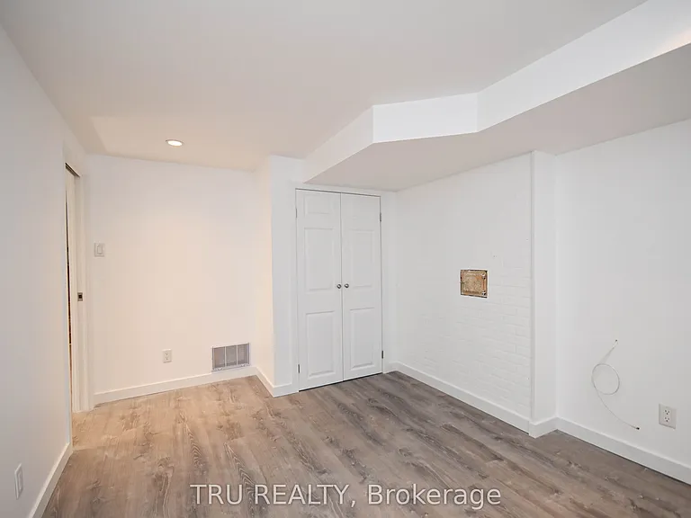 1847 Walkley Rd #B — Photo 22