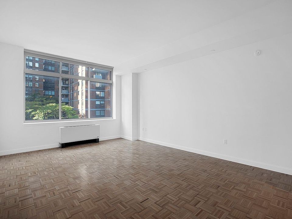 1st image of 360 W 43rd St APT S4g