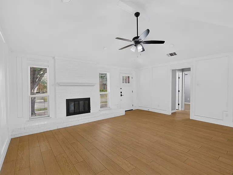 1748 Saint James Dr — Photo 7