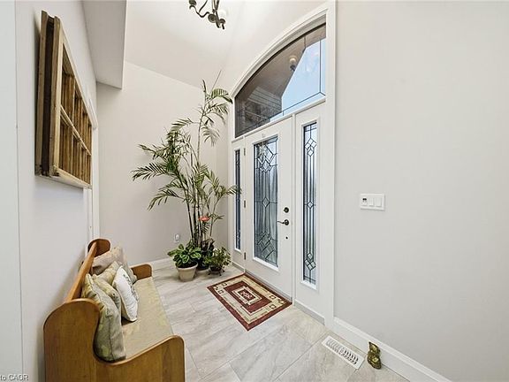 4th image of 156 Saint Michaels St