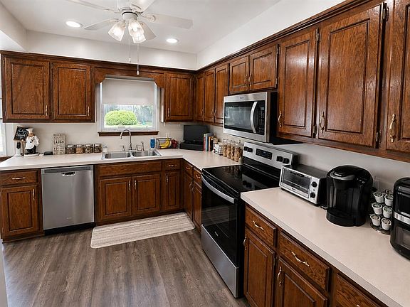 5th image of 9320 Mayview Cir