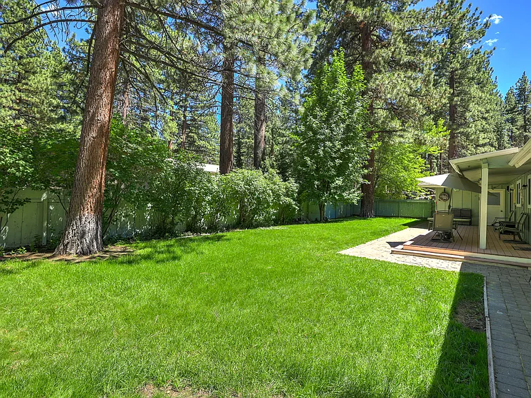 877 Sonoma Ave #B — Photo 4