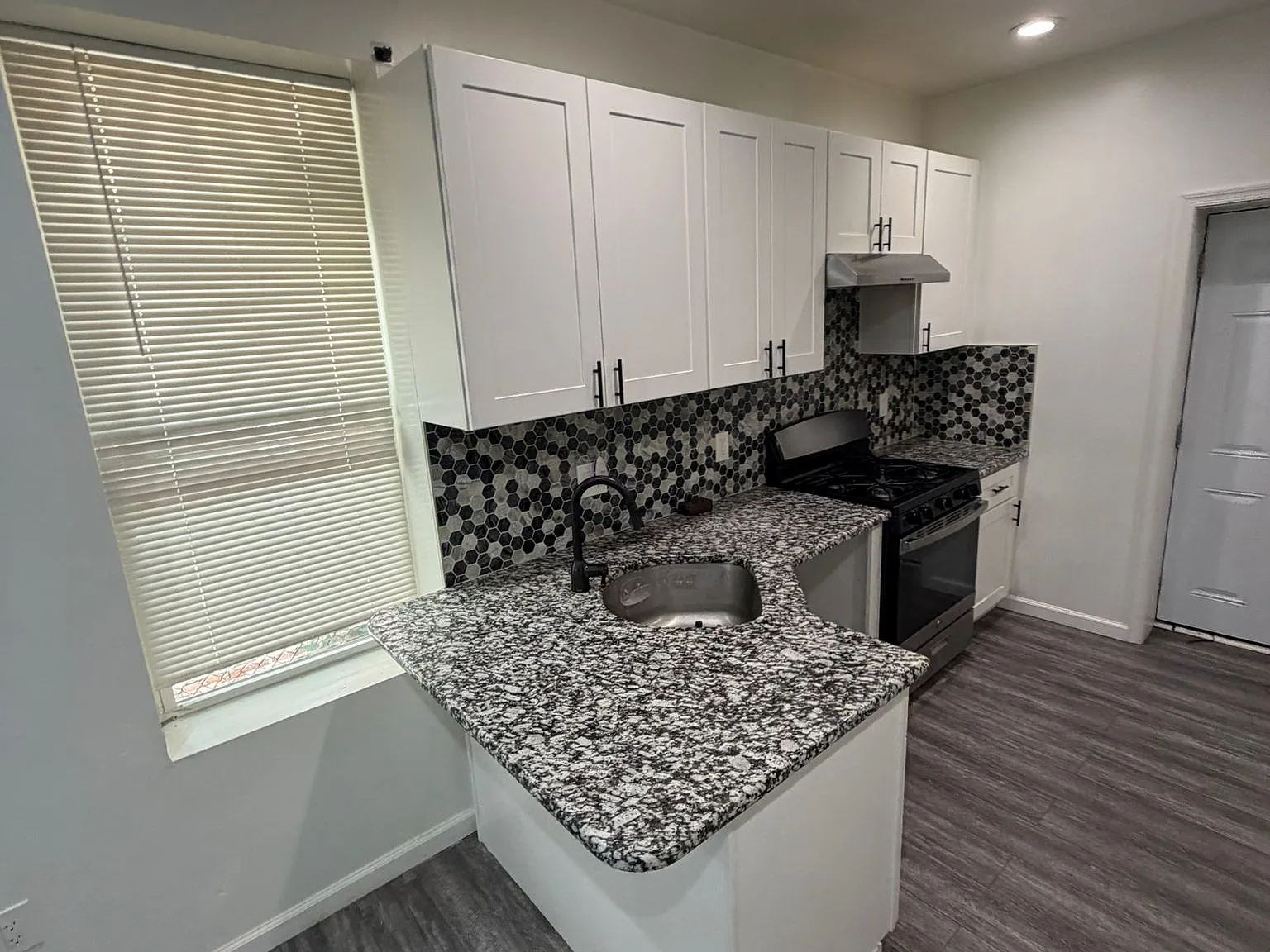3 bed, 1158 sqft, $1,800 — Photo 4