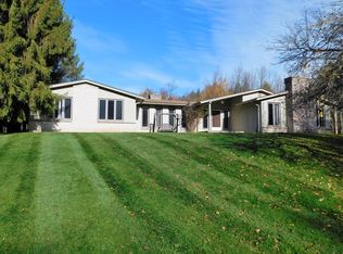 1969 Stirnie Rd, Victor, NY 14564