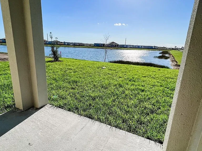 3722 Coachman Ln SE — Photo 10
