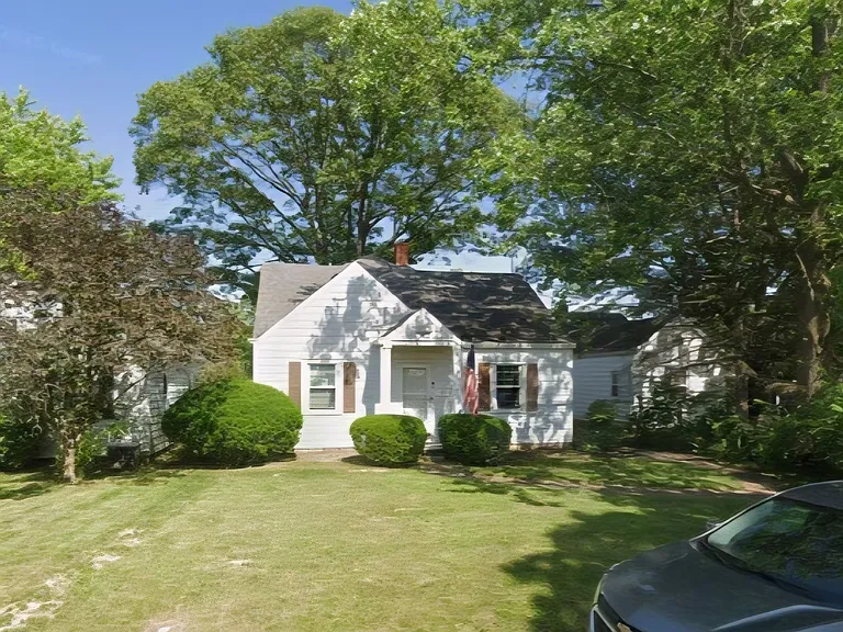 2308 N Janney Ave — Photo 2