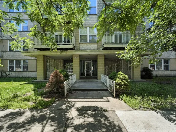 2501 W Touhy Ave APT 105, Chicago, IL 60645