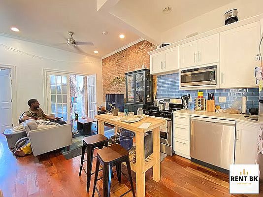 1st image of 189 Rogers Ave #33