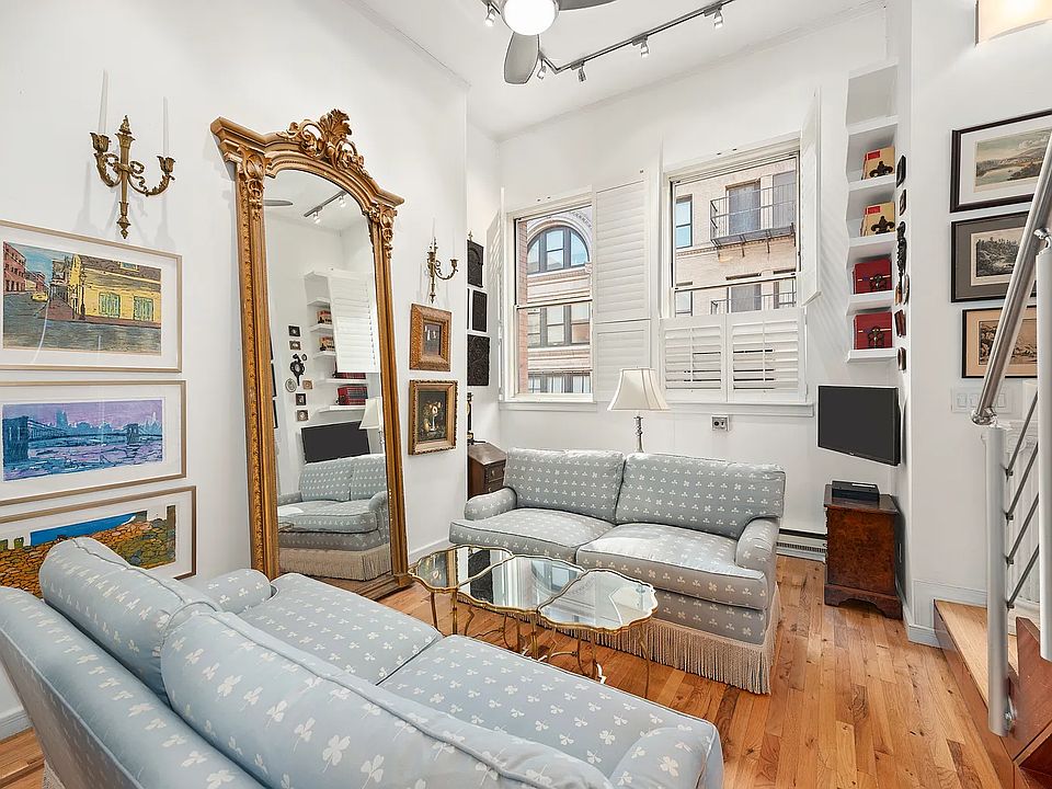 1st image of 23 Waverly Pl Penthouse T