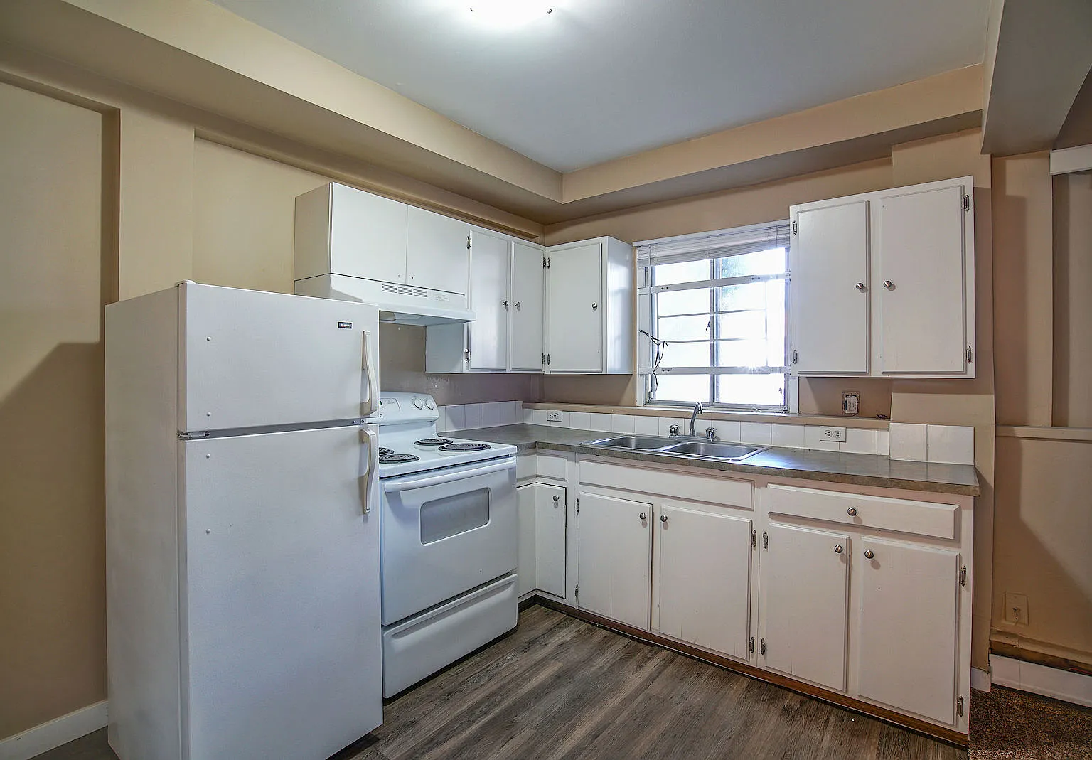 Clairmont Apartments — Photo 3