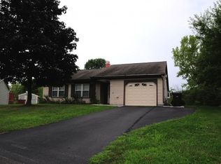 6 Willowbrook Ln, Cohoes, NY 12047