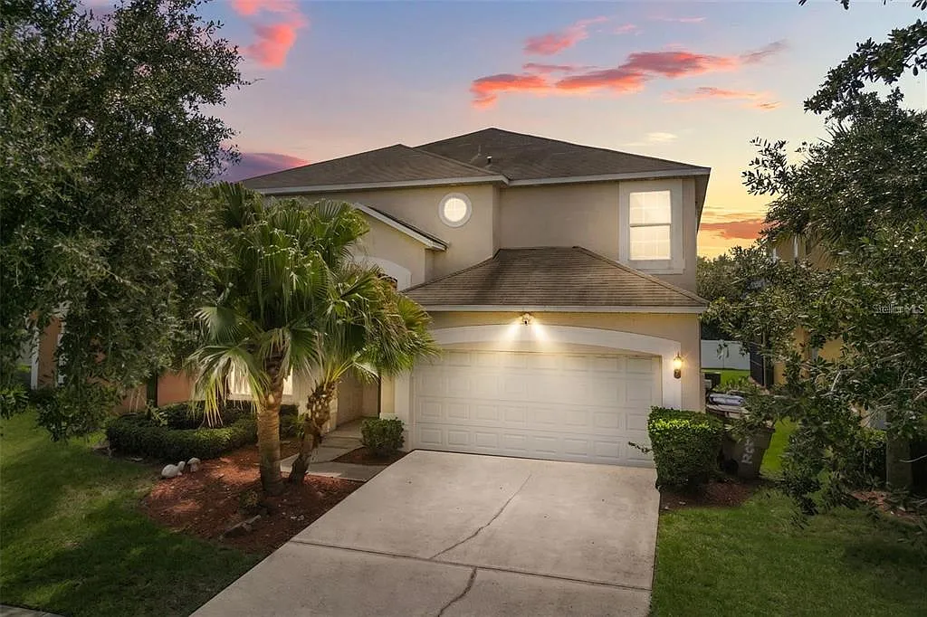 7 bed, 5.5 bath, 2834 sqft, $3,000 — Photo 1